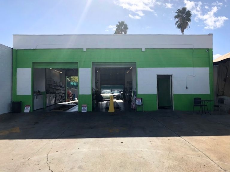 17964 Ventura Blvd Encino
